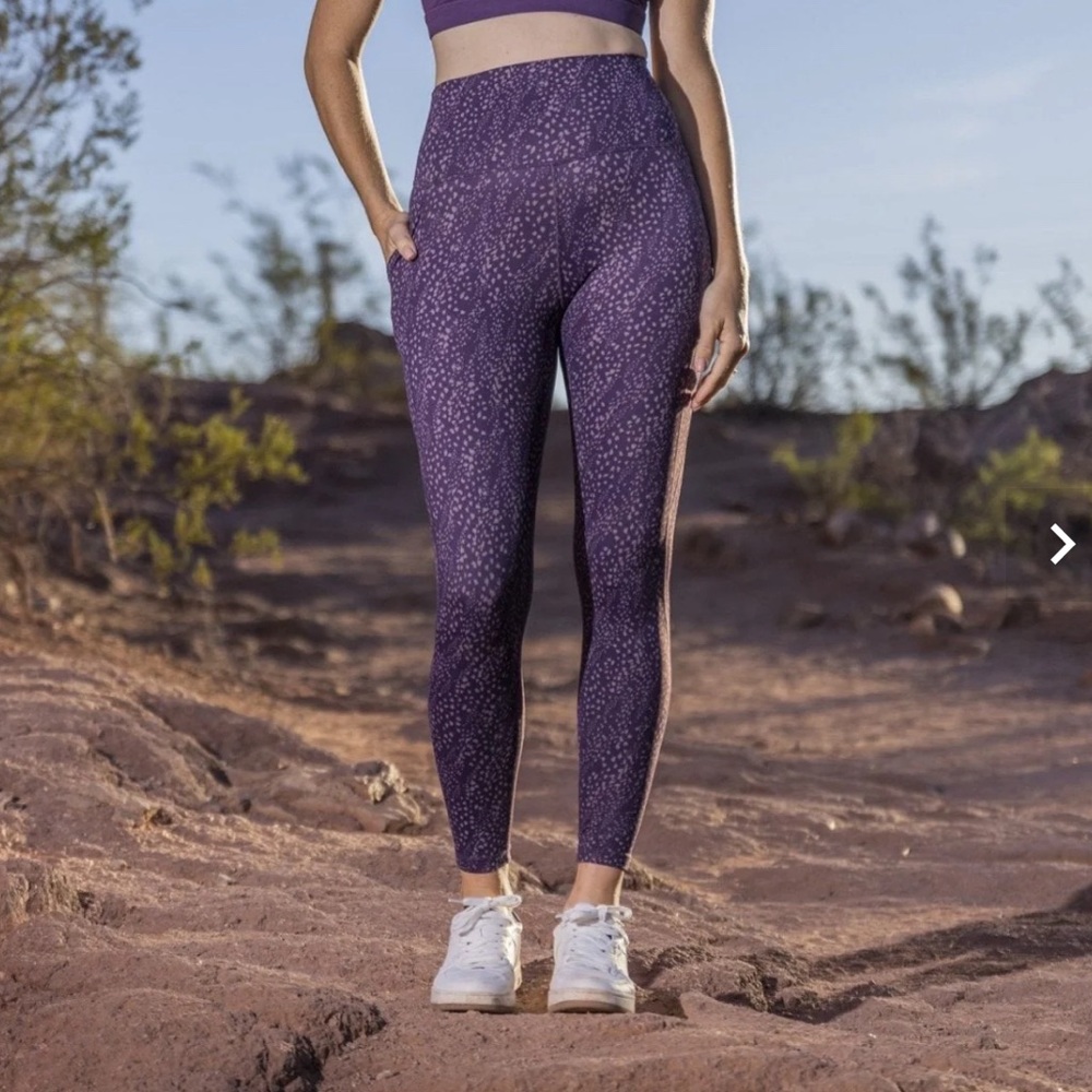 Senita Athletics Lux Pace Leggings in Eggplant - size XS